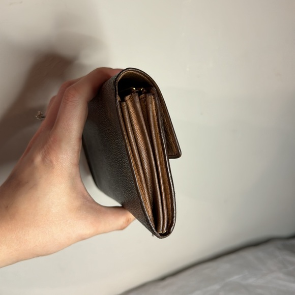 1994 Louis Vuitton Sarah Monogram Wallet - Vintage - Picture 4 of 10